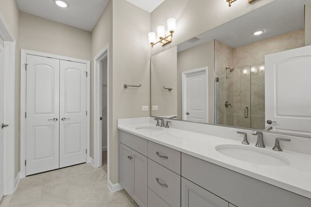 16551 Kayla Drive, Lemont, IL 60439