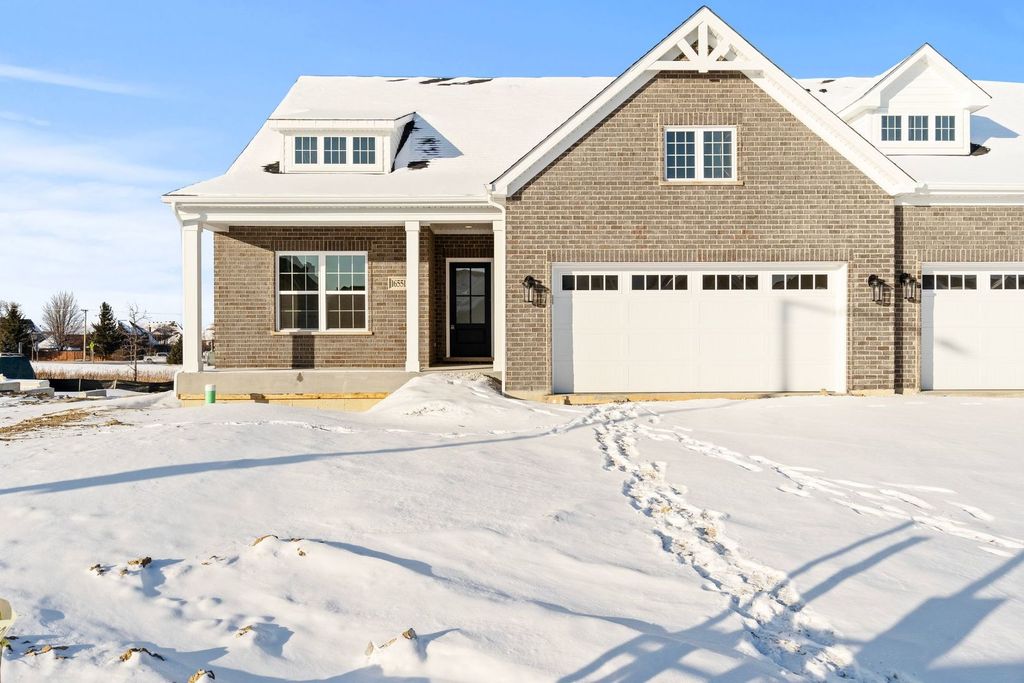 16551 Kayla Drive, Lemont, IL 60439