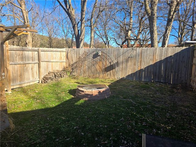 1104 College Avenue, Berryville, AR 72616