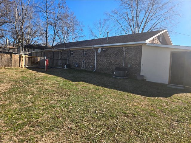 1104 College Avenue, Berryville, AR 72616