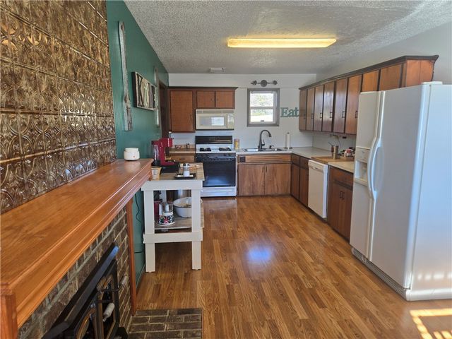 1104 College Avenue, Berryville, AR 72616