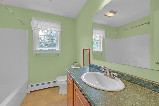 1 Deer Run Rd, Spencer, MA 01562