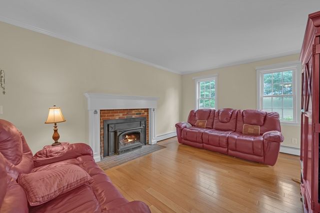 1 Deer Run Rd, Spencer, MA 01562