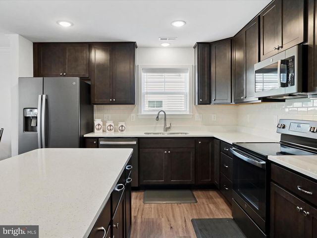791 DRIPPING SPRING DR, Hedgesville, WV 25427