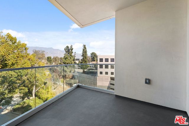 160 Chestnut Street 401, Pasadena, CA 91103