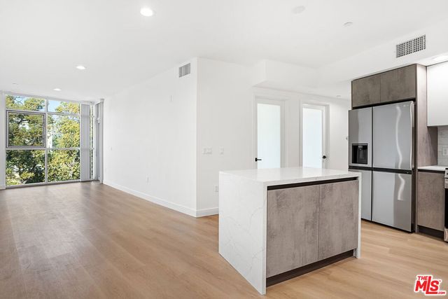 160 Chestnut Street 401, Pasadena, CA 91103