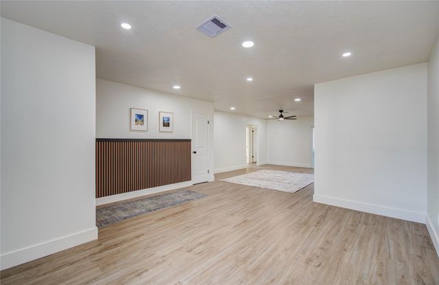 2810 Spa Drive, Deer Park, TX 77536