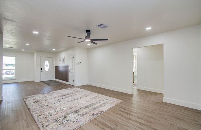 2810 Spa Drive, Deer Park, TX 77536