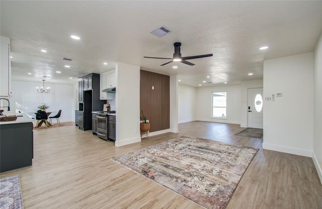 2810 Spa Drive, Deer Park, TX 77536