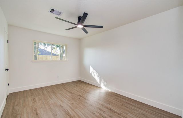 2810 Spa Drive, Deer Park, TX 77536