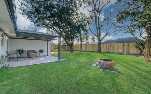 2810 Spa Drive, Deer Park, TX 77536