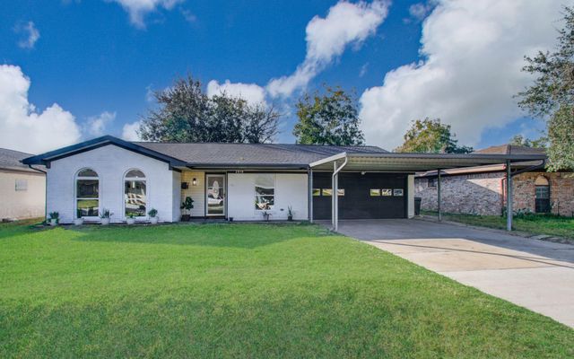 2810 Spa Drive, Deer Park, TX 77536