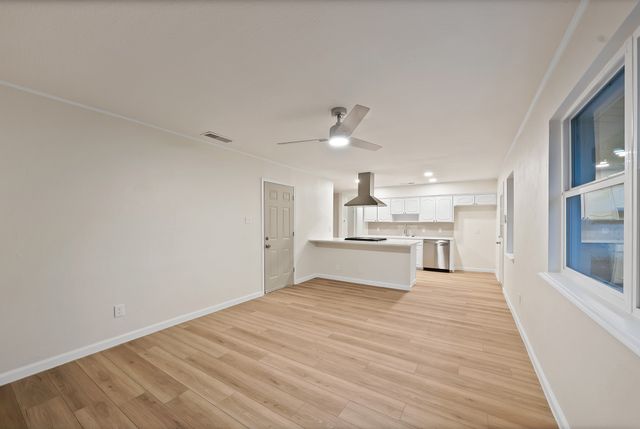 3206 Griffiths Drive, Irving, TX 75061