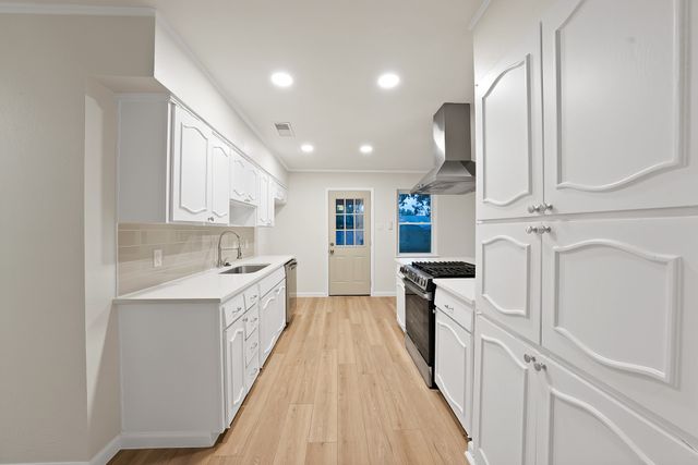 3206 Griffiths Drive, Irving, TX 75061