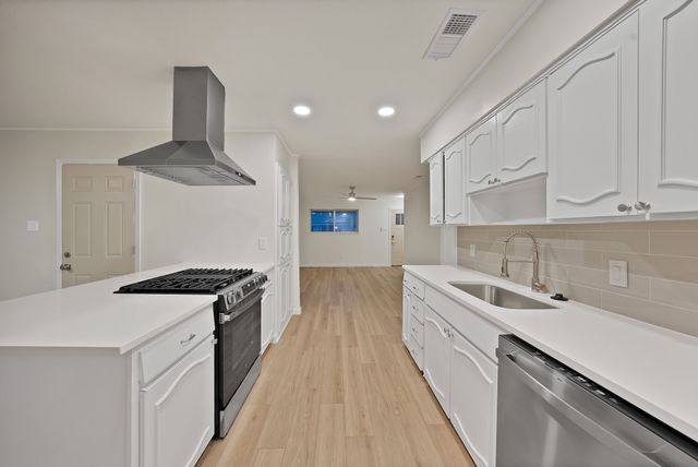 3206 Griffiths Drive, Irving, TX 75061