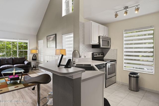13703 RICHMOND PARK Drive, 1406, Jacksonville, FL 32224