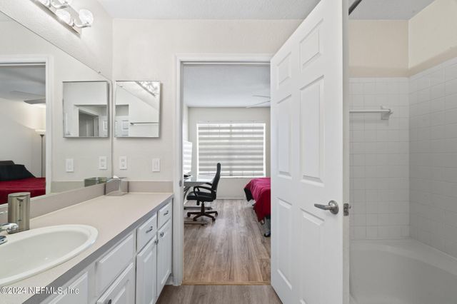 13703 RICHMOND PARK Drive, 1406, Jacksonville, FL 32224