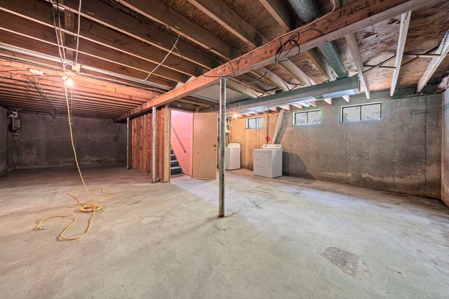 69 Pilgrim Rd, Pembroke, MA 02359