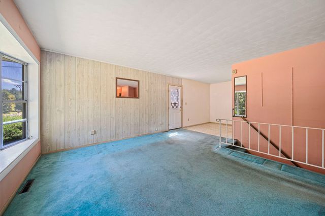 69 Pilgrim Rd, Pembroke, MA 02359