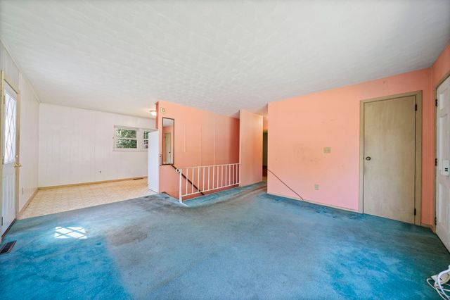 69 Pilgrim Rd, Pembroke, MA 02359