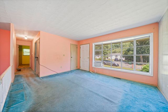 69 Pilgrim Rd, Pembroke, MA 02359
