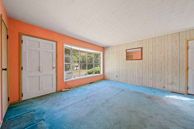 69 Pilgrim Rd, Pembroke, MA 02359