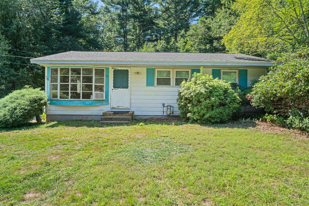 69 Pilgrim Rd, Pembroke, MA 02359