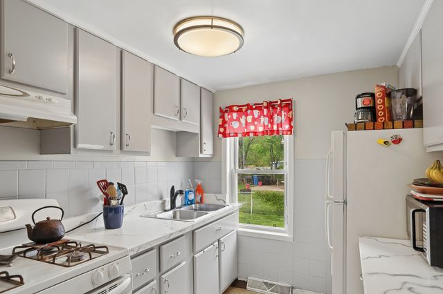9754 S Harvard Avenue, Chicago, IL 60628