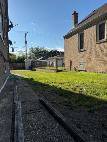 13015 S Muskegon Avenue, Chicago, IL 60633