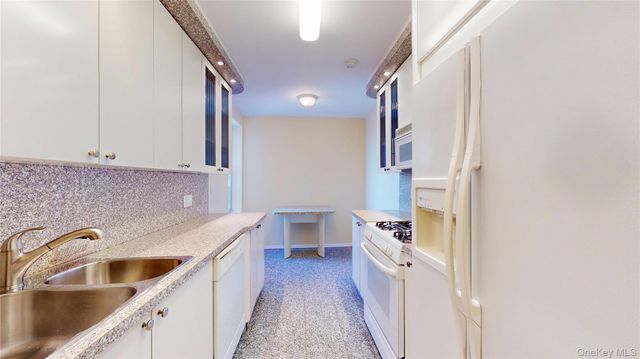 85-04 63rd Drive 6E, Rego Park, NY 11374