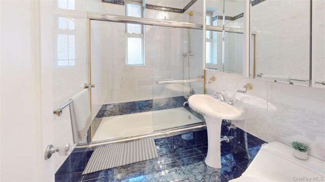 85-04 63rd Drive 6E, Rego Park, NY 11374