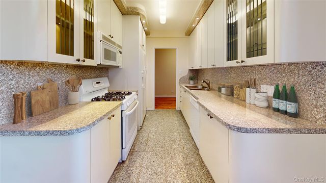 85-04 63rd Drive 6E, Rego Park, NY 11374