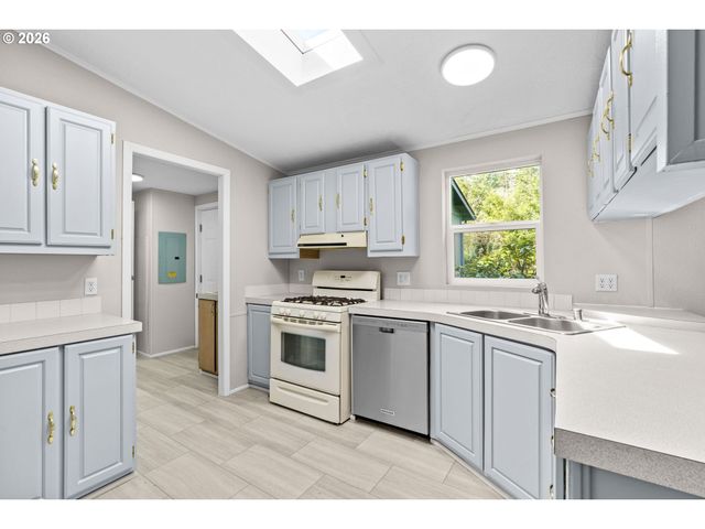 86313 SANFORD Rd, Eugene, OR 97402