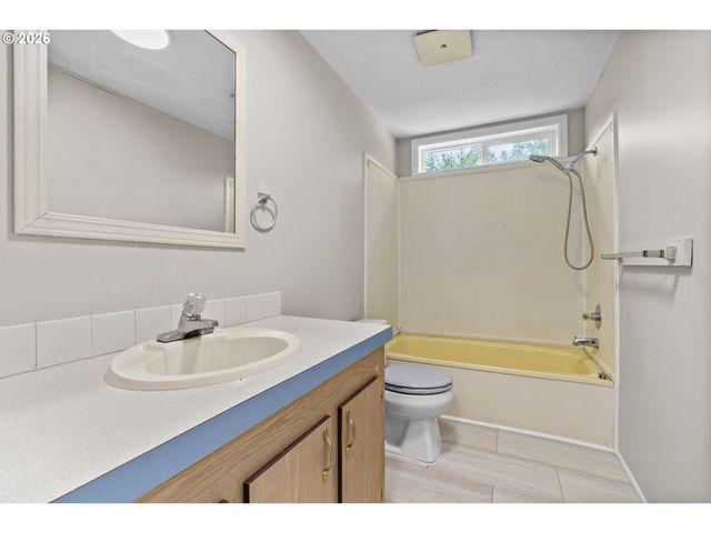 86313 SANFORD Rd, Eugene, OR 97402