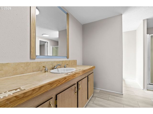 86313 SANFORD Rd, Eugene, OR 97402