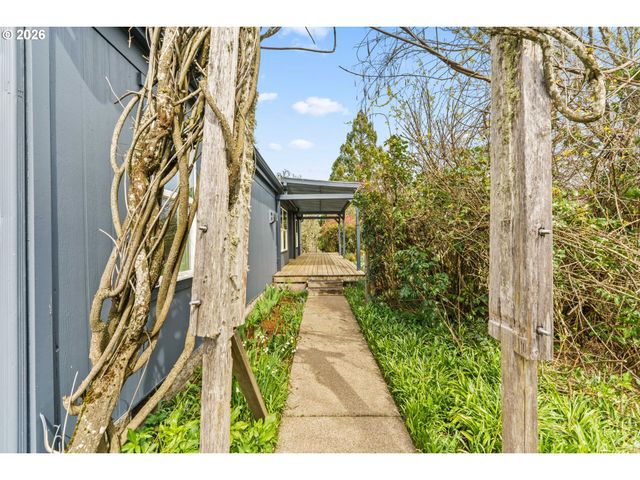 86313 SANFORD Rd, Eugene, OR 97402