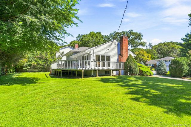 55 Southfield Road, Glen Cove, NY 11542