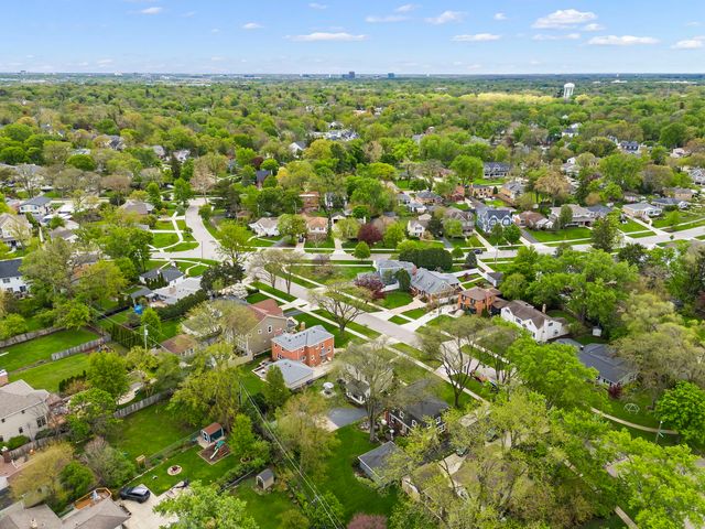260 Chesterfield Avenue, Glen Ellyn, IL 60137
