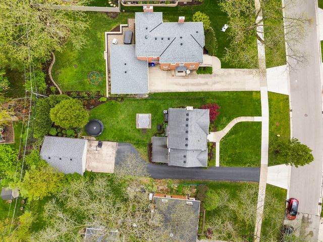 260 Chesterfield Avenue, Glen Ellyn, IL 60137