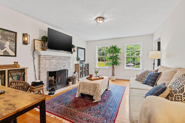 2 Ture Lane, Holbrook, MA 02343