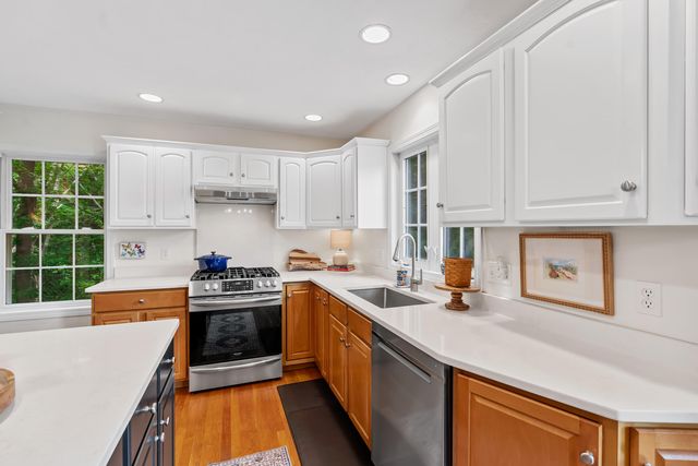 2 Ture Lane, Holbrook, MA 02343