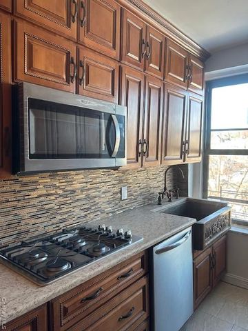 100 Pelham Road 2B, New Rochelle, NY 10805