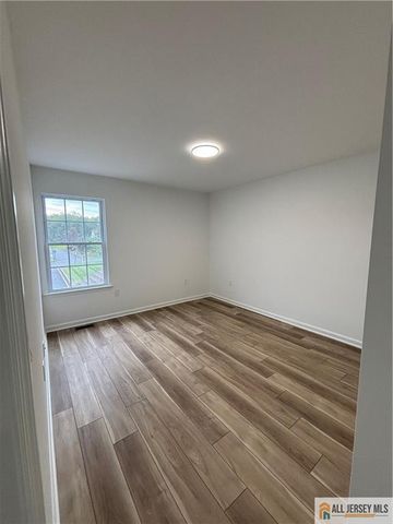 127 Sassafras Court, North Brunswick, NJ 08902