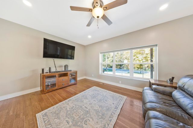 5142 S SR 65, Owensville, IN 47665