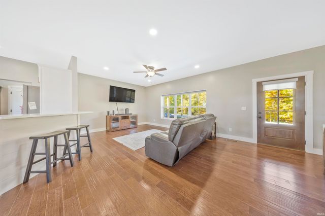 5142 S SR 65, Owensville, IN 47665