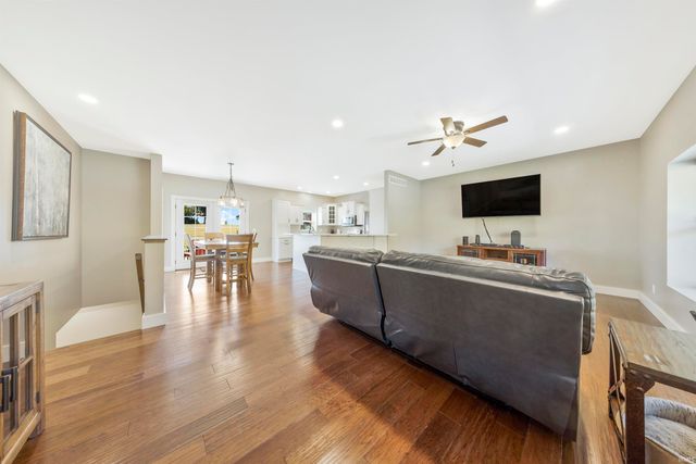 5142 S SR 65, Owensville, IN 47665