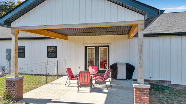 5142 S SR 65, Owensville, IN 47665