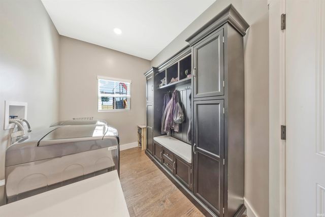 5142 S SR 65, Owensville, IN 47665