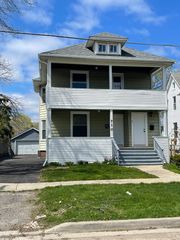 710 Poplar Street 2, Waukegan, IL 60085