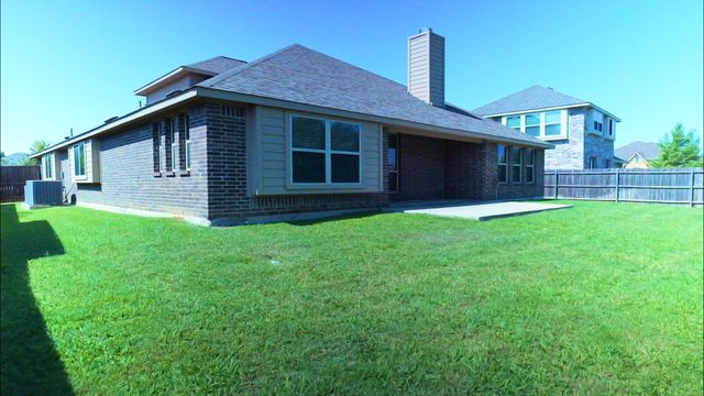 1305 Monticello Drive, Burleson, TX 76028